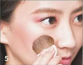 男生学化妆好吗高级感桃花妆