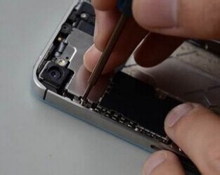 苹果机看人家也拆了真是土豪 iphone4S变形