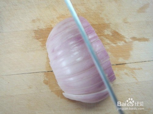 教你个小窍门保准你切洋葱时不流泪