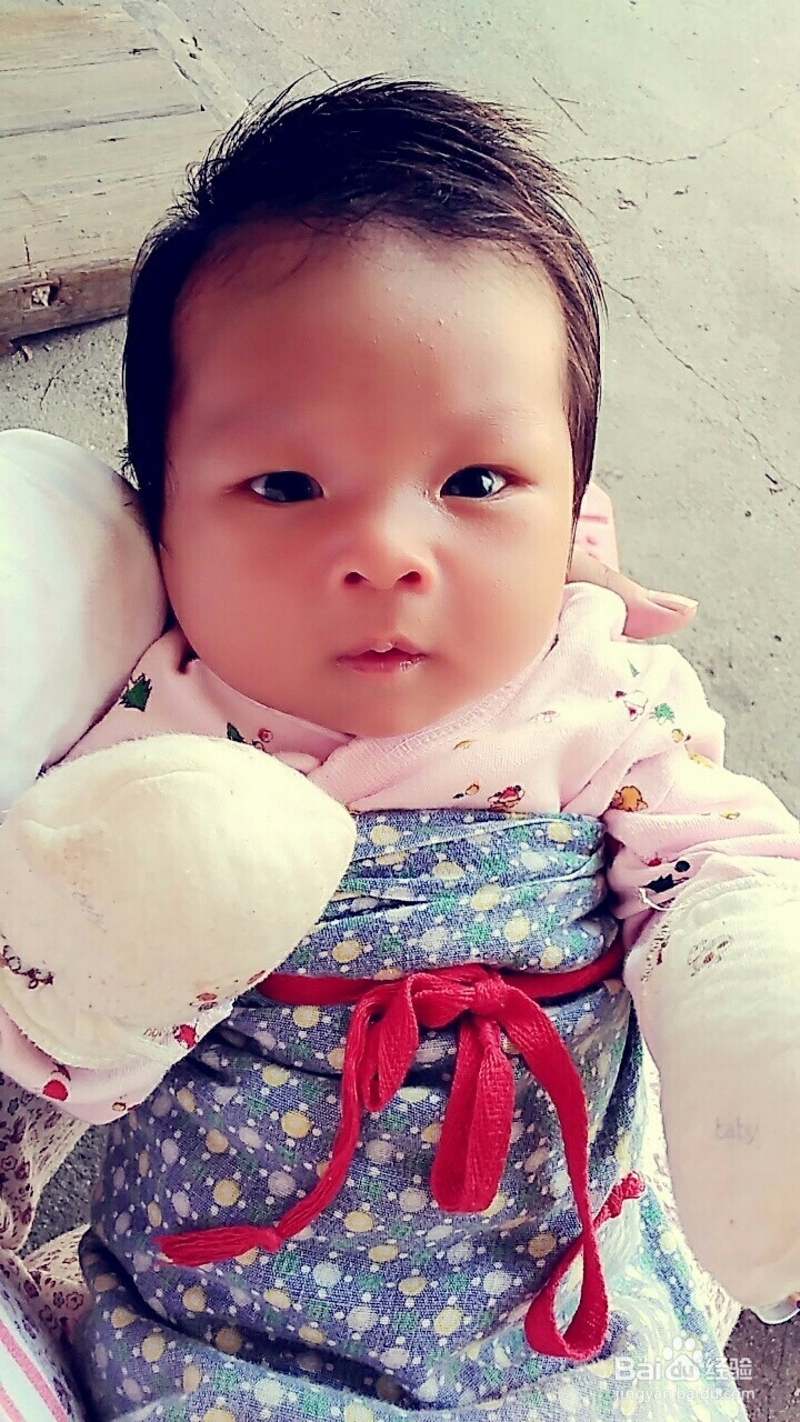 宝宝偏头能不能使用定型枕？使用什么样的枕头？