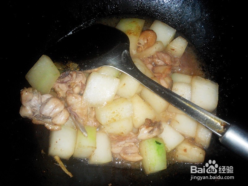 冬瓜煨鸡腿肉的做法。