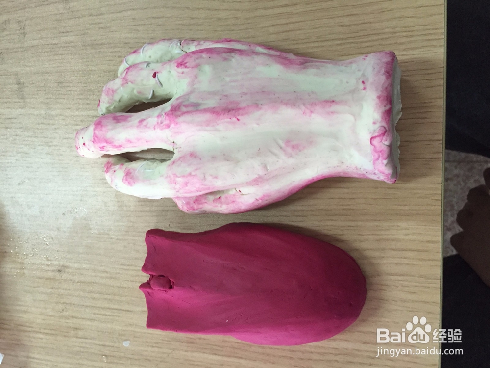 如何用橡皮泥捏手的模型