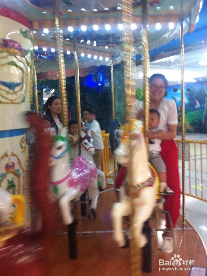 宝宝何时需要拥抱