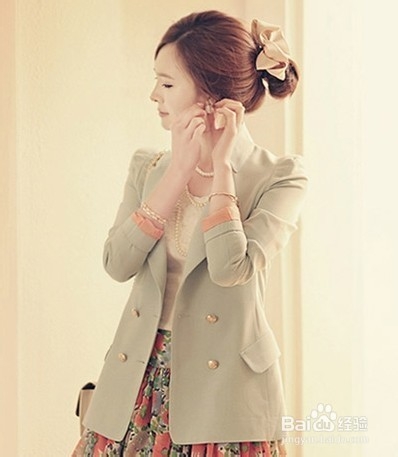 街拍：蕾丝衫纯棉T恤 印花款式裙裤