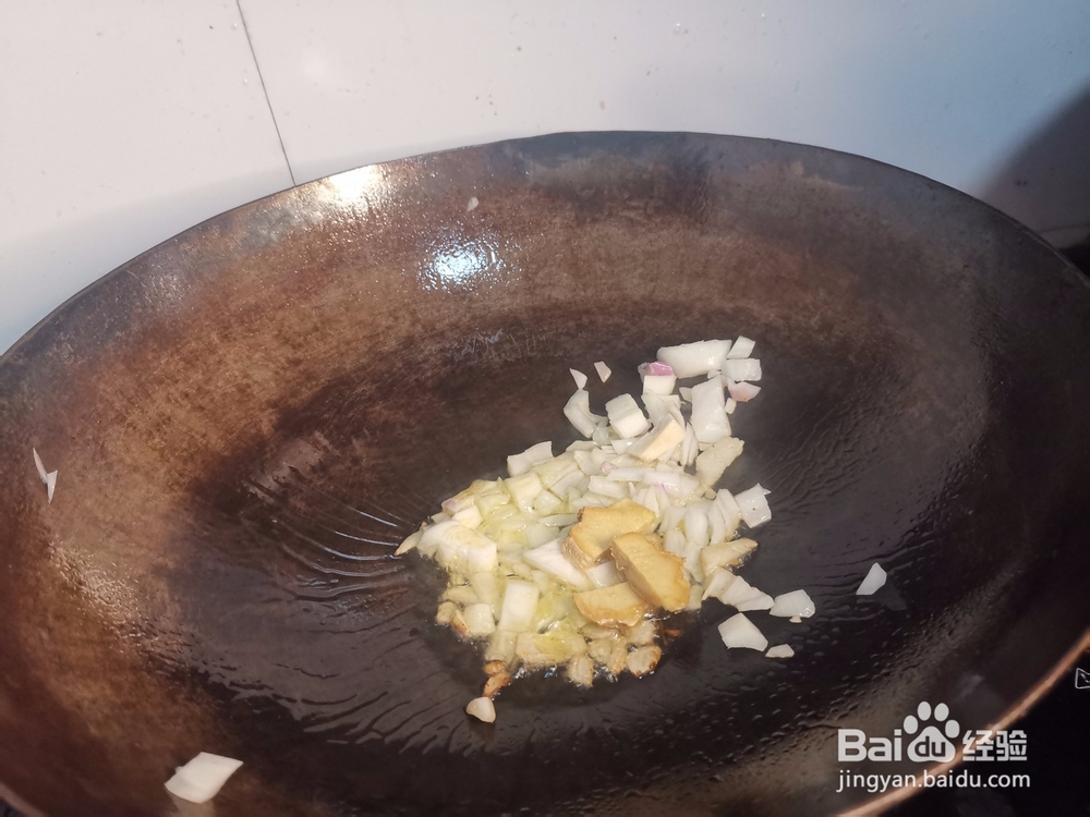萝卜丁炖鸡肉