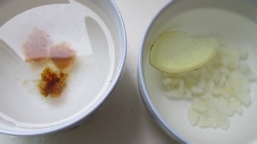 桃胶雪蛤银耳羹的做法