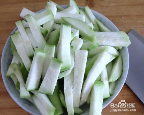 丝瓜条清炒蘑菇