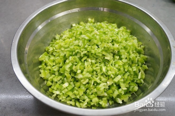 猪肉辣椒饺子的做法