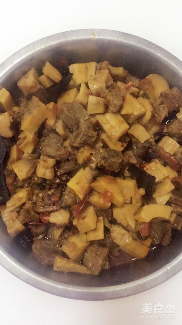 笋子烧牛肉的做法