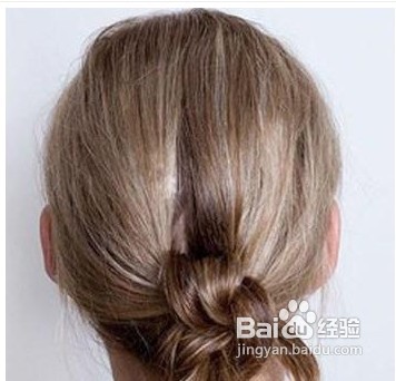 学做时髦打结发型