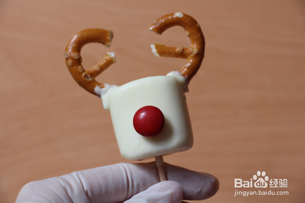 浓郁的驯鹿巧克力棉花棒棒糖