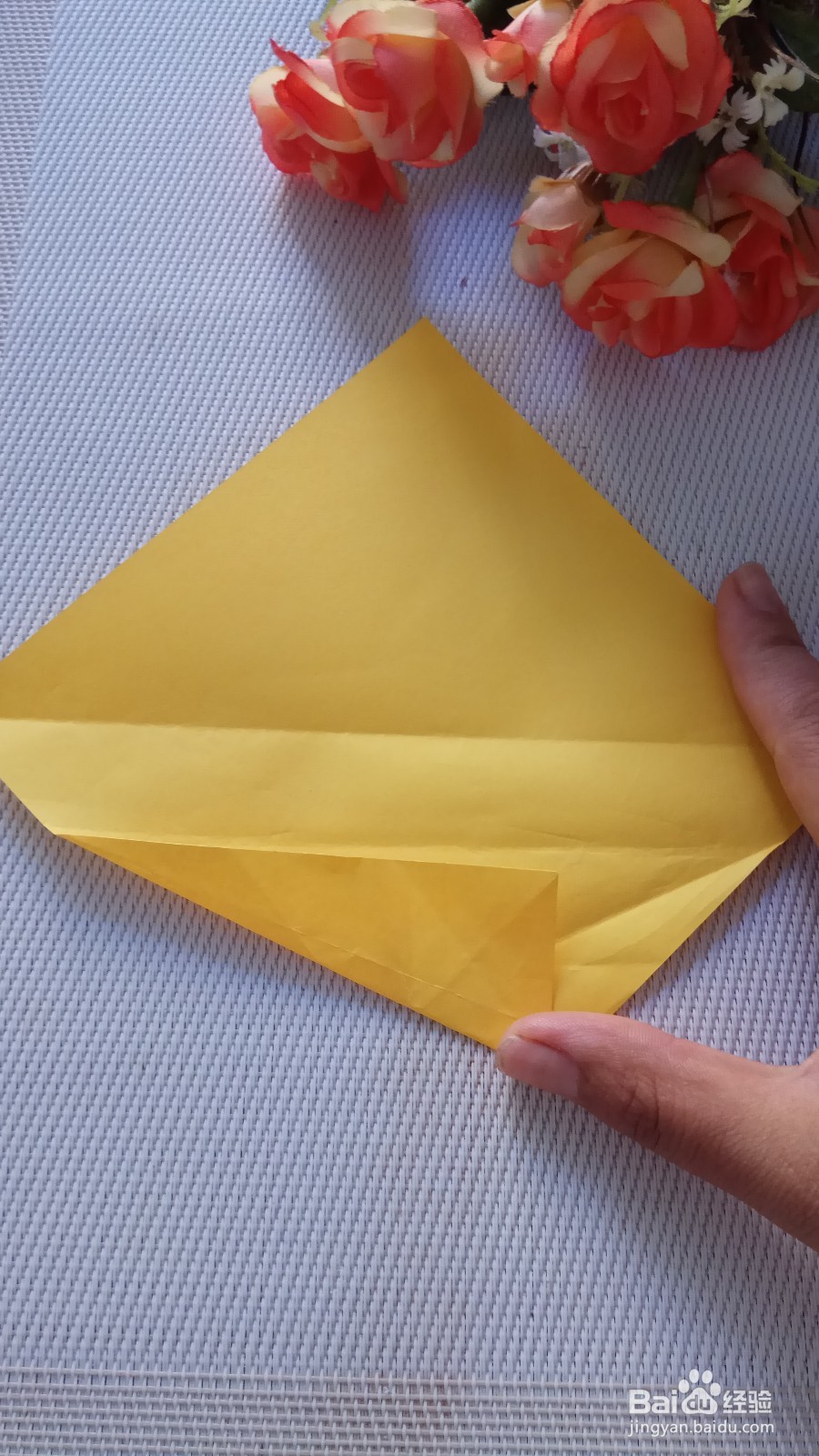 儿童折纸带领带的心形折法