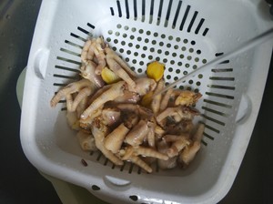 沙姜鸡脚的做法
