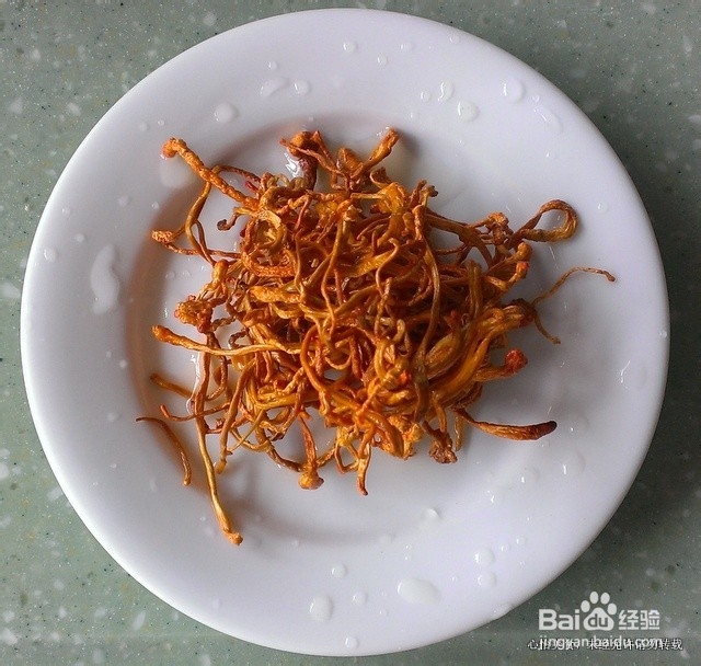 补充能量的虫草花猪骨汤