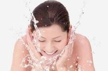 怎么让脸上变得更白？？？