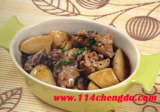 芋头烧排骨的做法