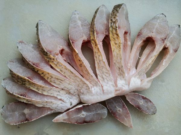 孔雀开屏清蒸鱼