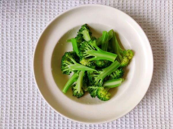 炝炒木耳西兰花