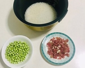 食补佳品腊肉豌豆饭的做法