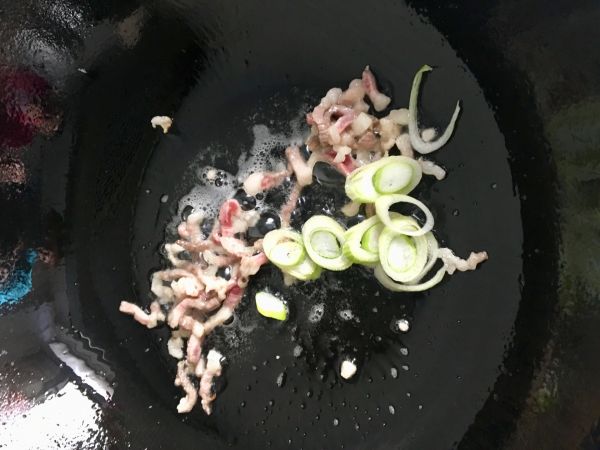 肉炒菜花#美食美刻，乐享美极#