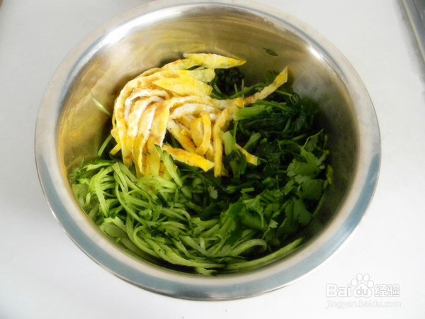 教你做菠菜黄瓜拌蛋条