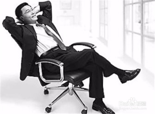 如何矫正高低肩呢