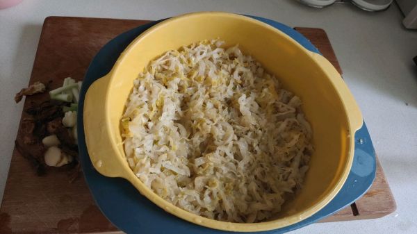 猪肉排骨烩酸菜