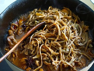 鸡肉炖干豆角怎么做