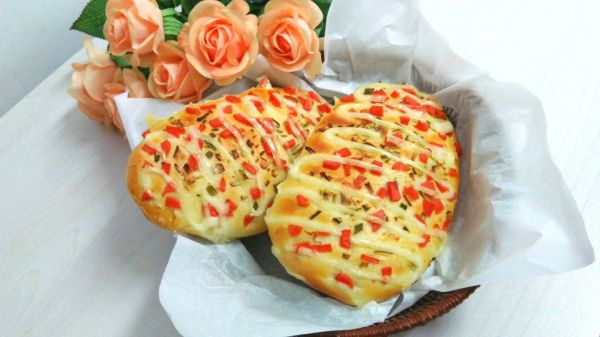 葱香火腿沙拉肉松面包