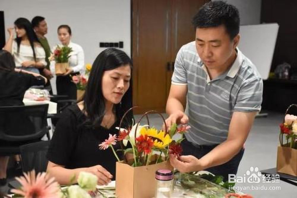 怎样学插花艺术