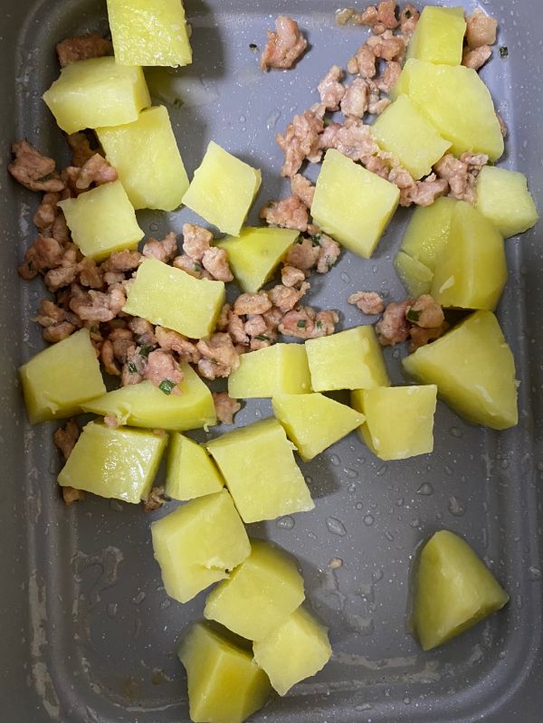 土豆肉沫盖浇饭