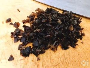 教你怎么做木耳玉子烧