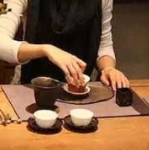 喝茶时盖碗的使用方法