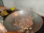 洋葱牛肉的做法
