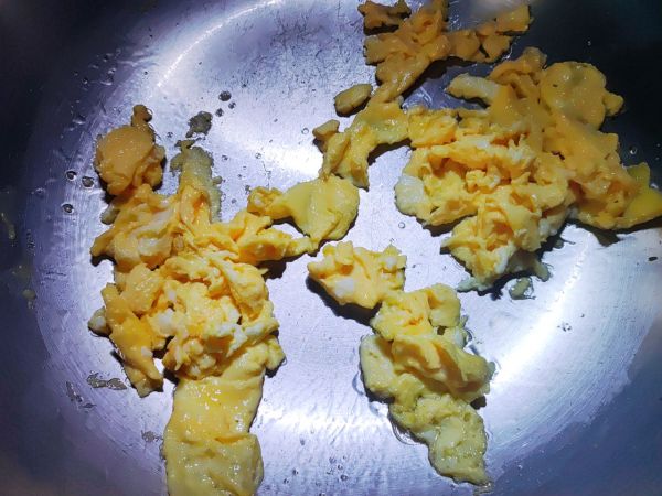 菊花脑蘑菇鸡蛋汤