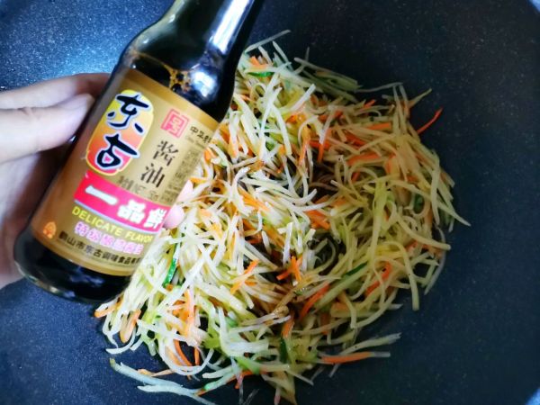 饺子皮土豆丝饼