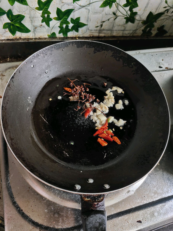 什锦鸡丁炒蘑菇