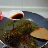 下饭菜青椒拌皮蛋
