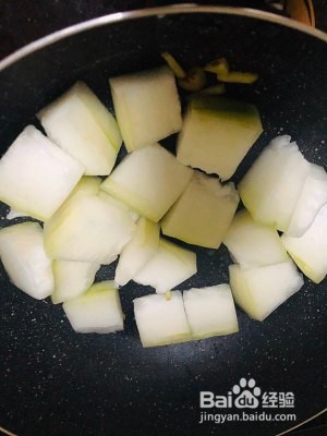 冬瓜菌菇炒鸡胸肉