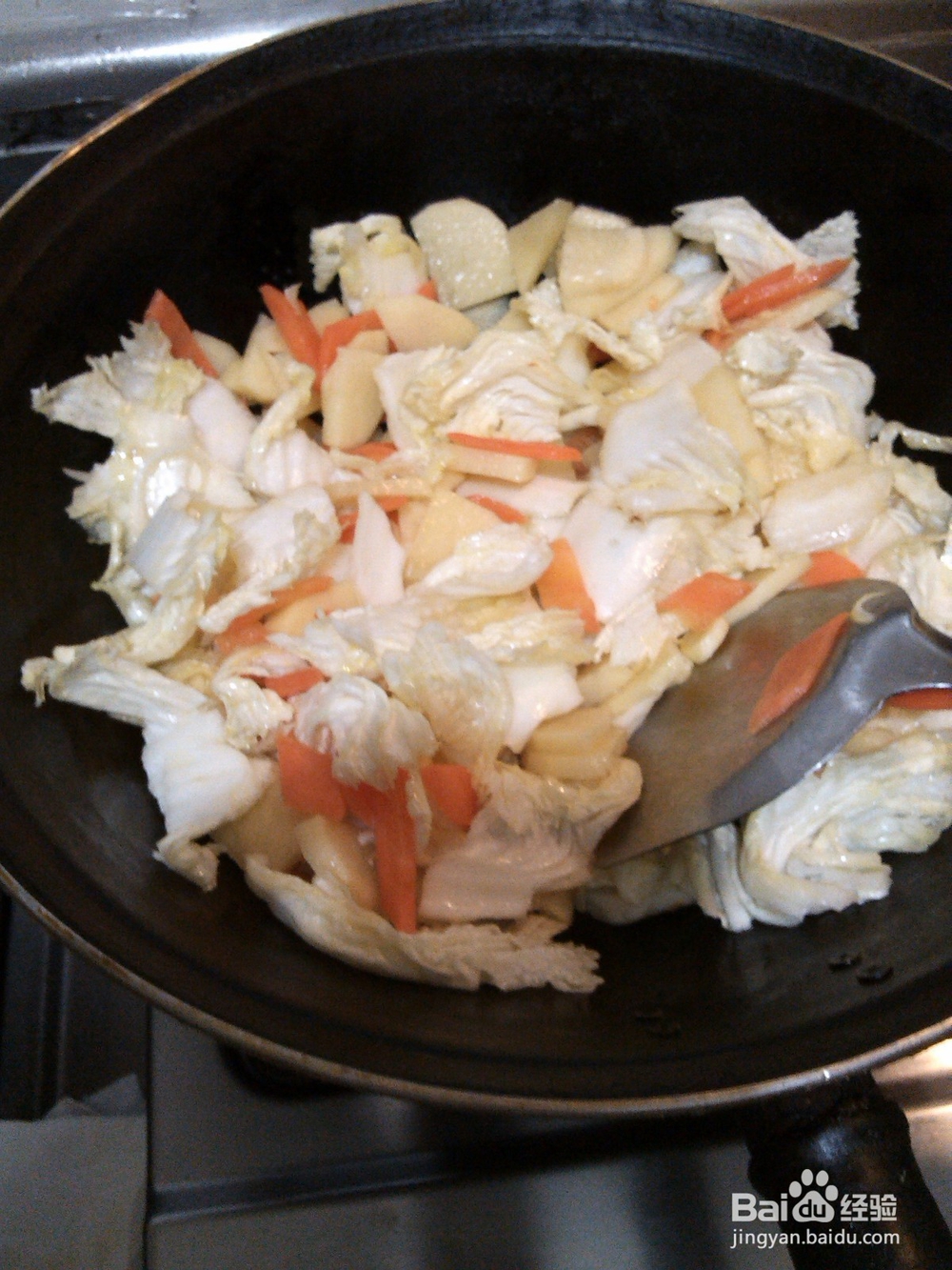 美味砂锅白菜大骨汤