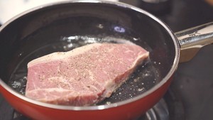 年夜饭-牛排大拌菜怎么做