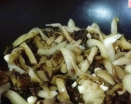 酸菜炒牛肉的做法