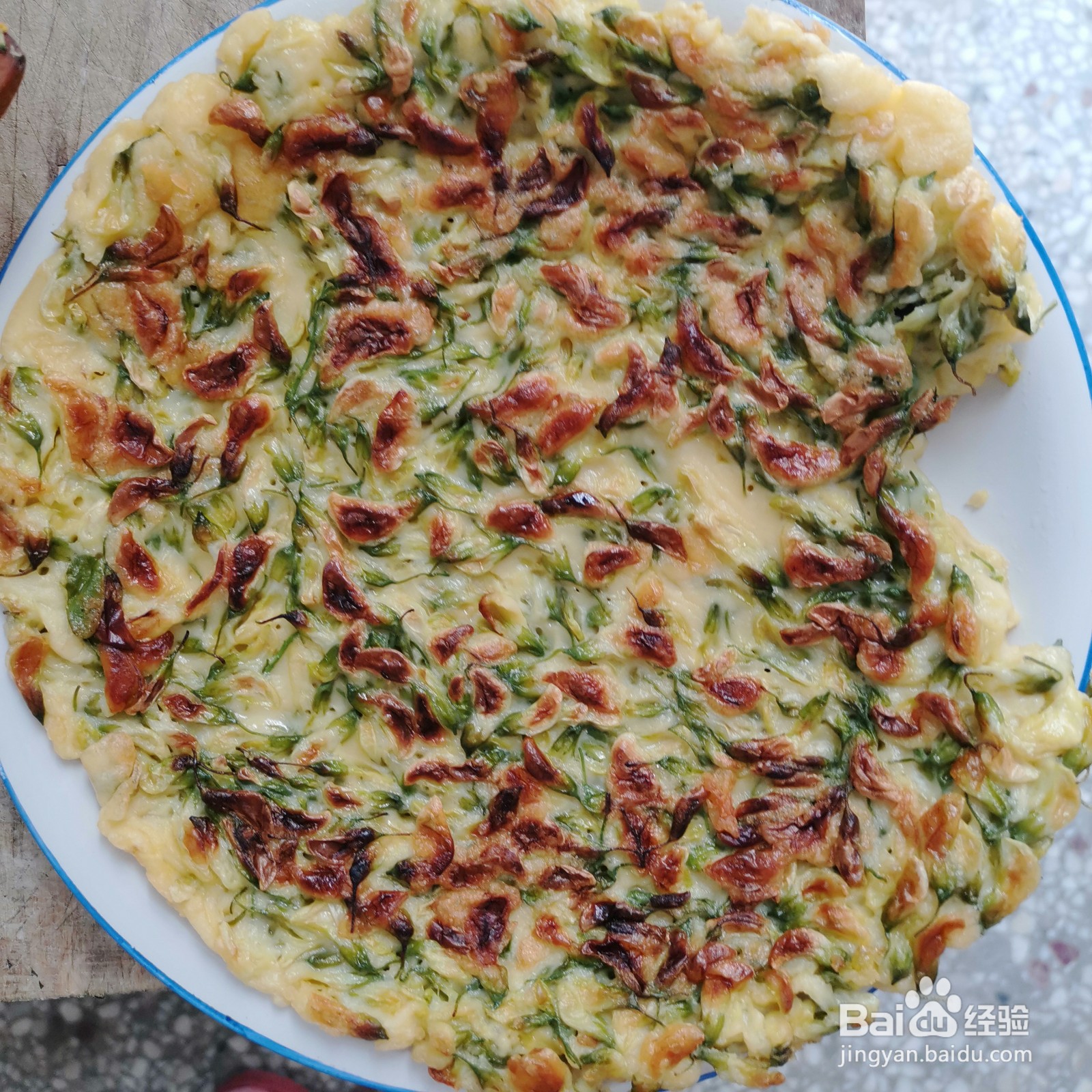 怎么做唇齿留香的家常槐花饼呢？