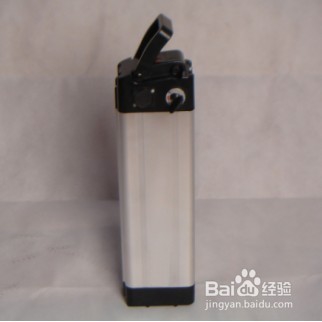 秋季电动三轮车的电瓶应该怎么保养