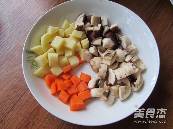 叉烧鸡腿煲仔饭