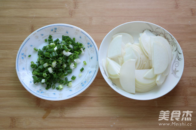 清热良方虾皮萝卜汤