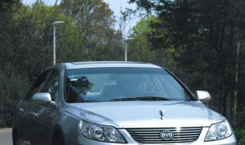 比亚迪f6装电瓶时压宿机为什么吸合一次