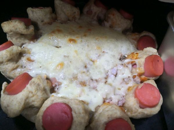 鲜虾贡丸披萨和花式培根披萨