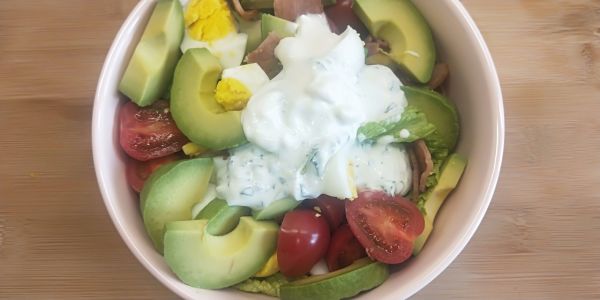 鸡蛋牛油果沙拉