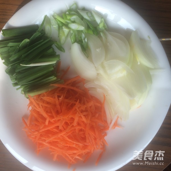 时蔬炒面的做法